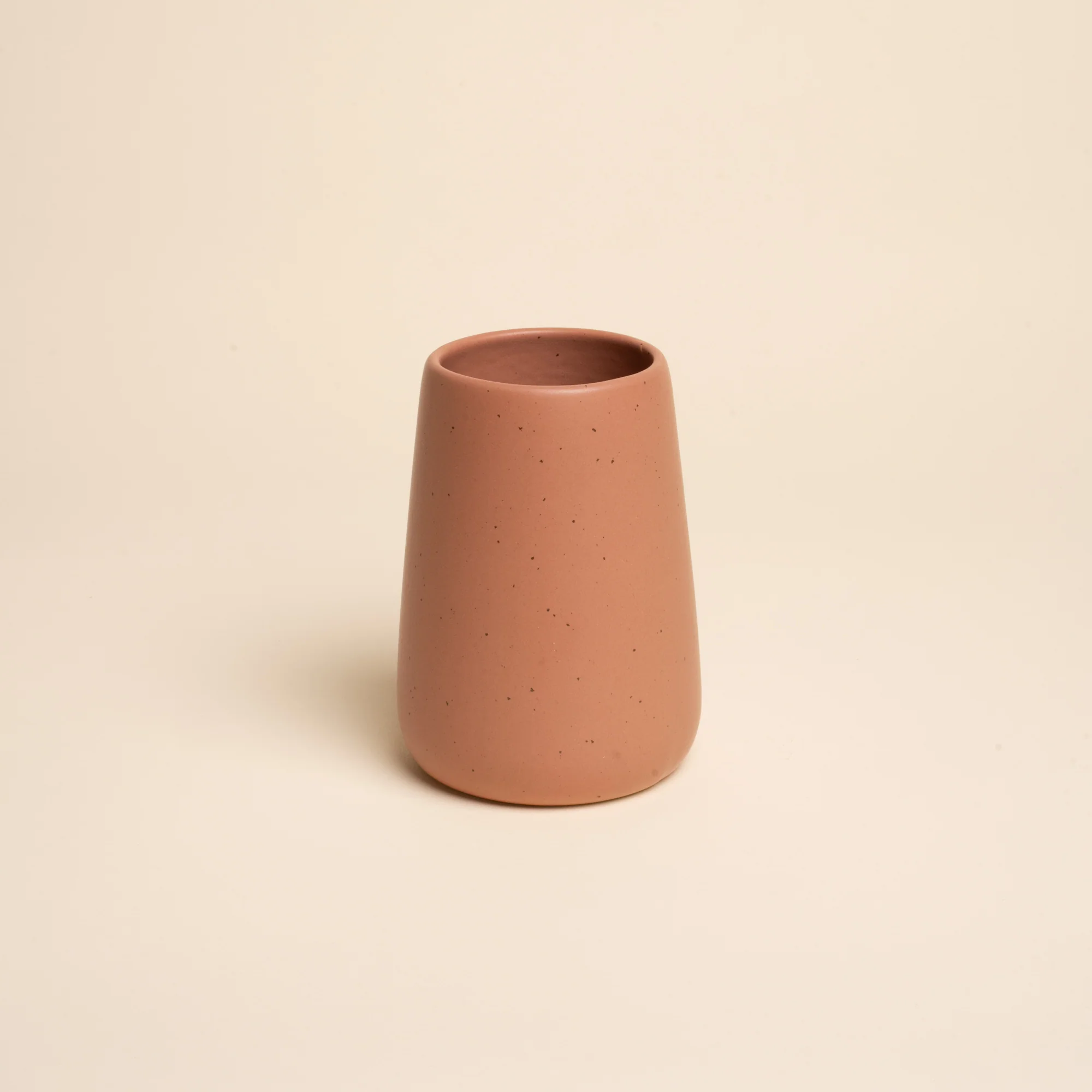 East Fork x Anfora Slope Vase - Image 3