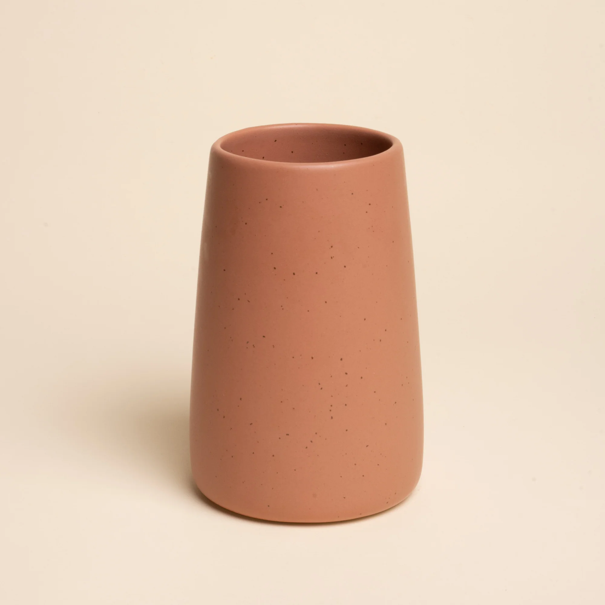 East Fork x Anfora Slope Vase - Image 6